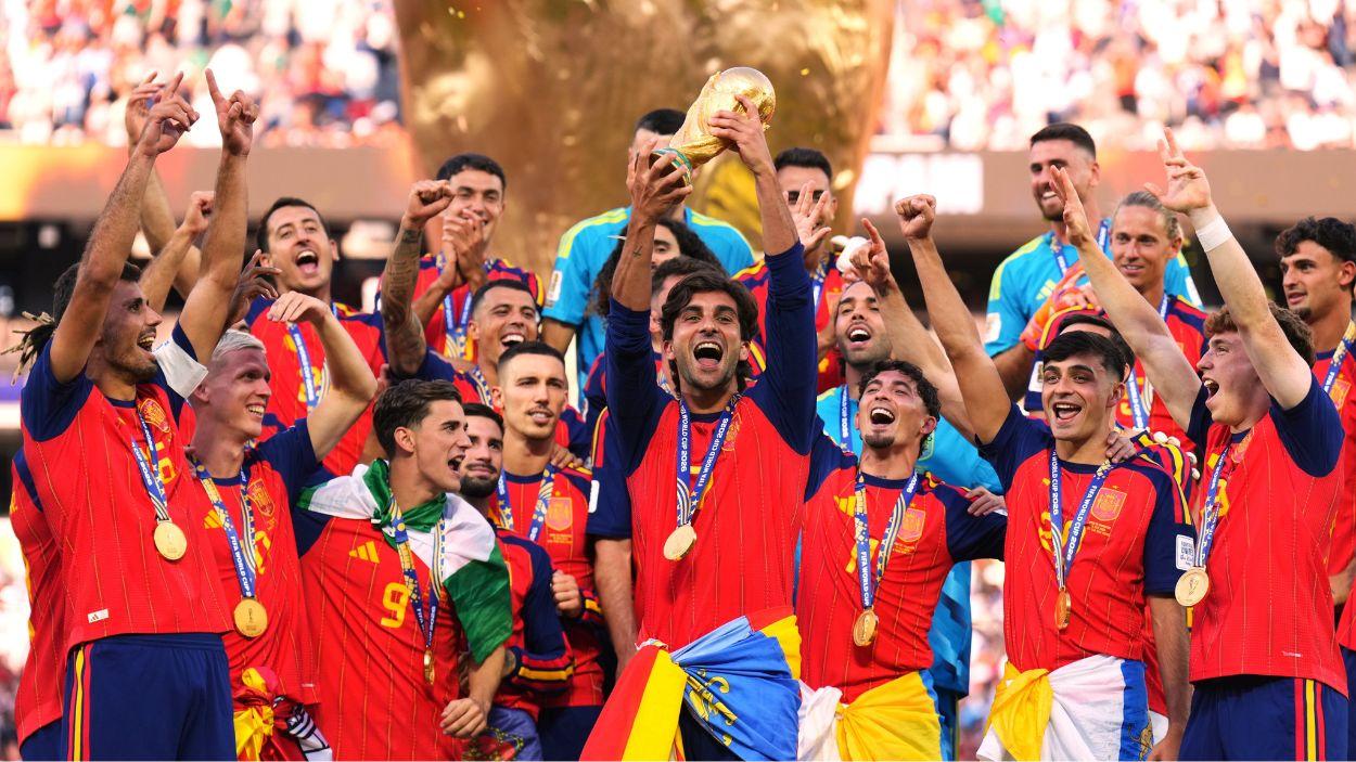 La Selección Española levanta la copa del Mundo 