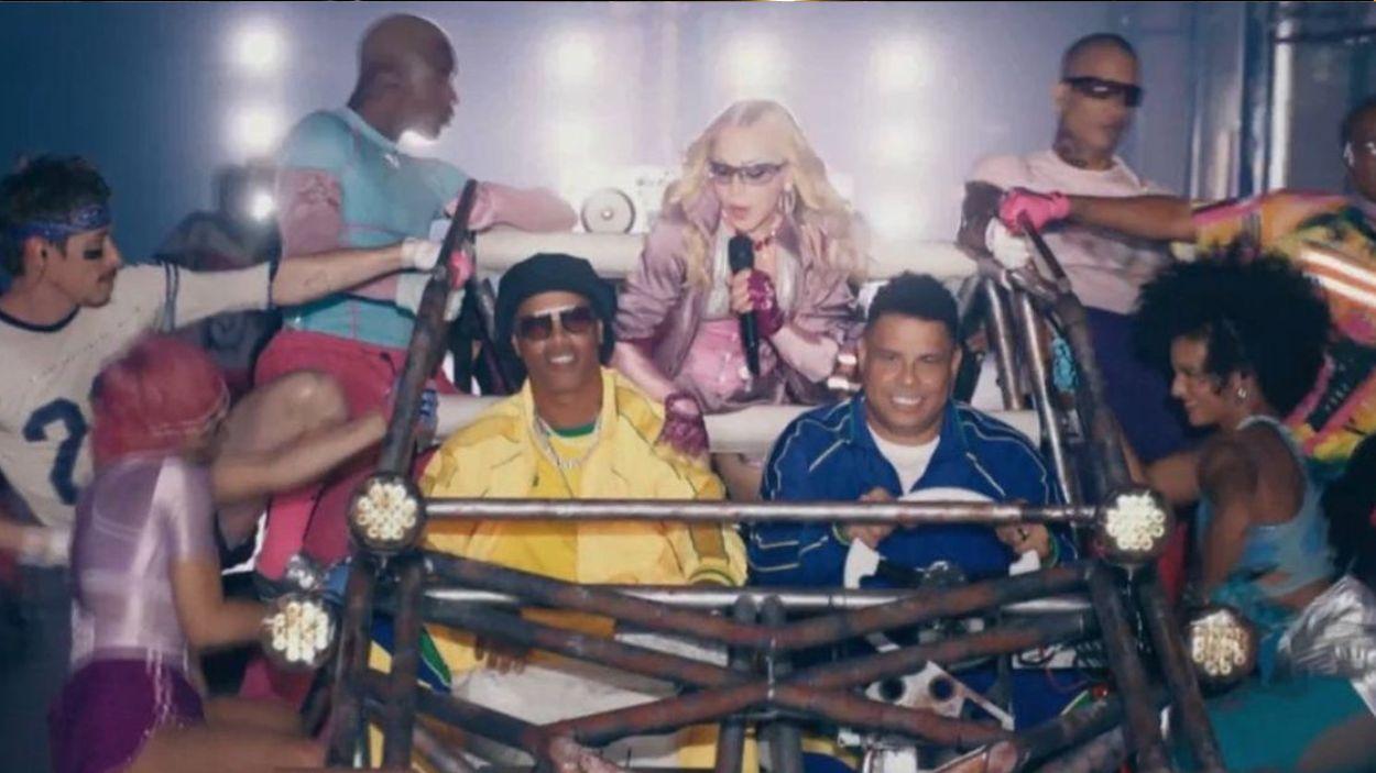 Ronaldinho, Madonna y Ronaldo en la final del Mundial. X