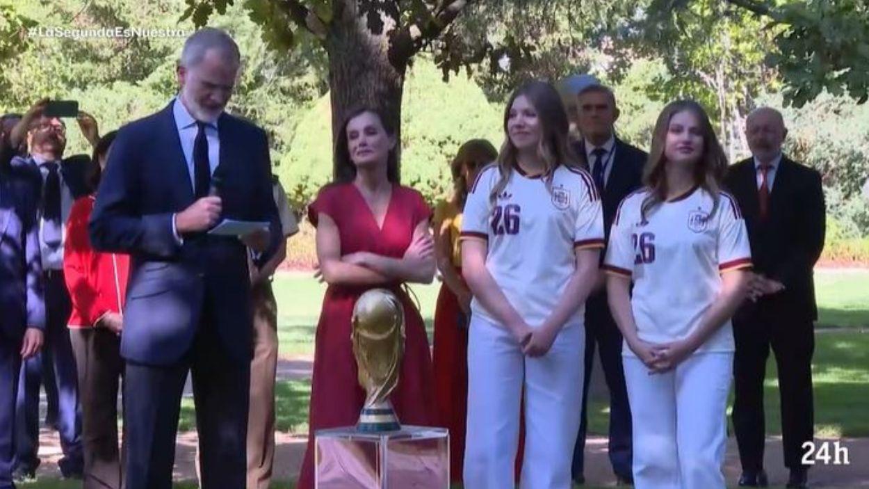 La familia real recibe a la selección española de fútbol. RTVE.