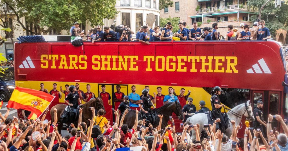 Madrid venera a los campeones del mundo en una mágica tarde de celebración