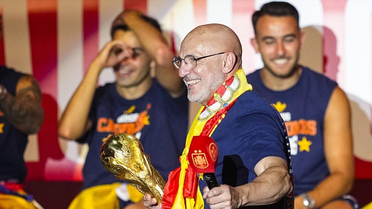 Luis de la Fuente durante la celebración del Mundial| EP