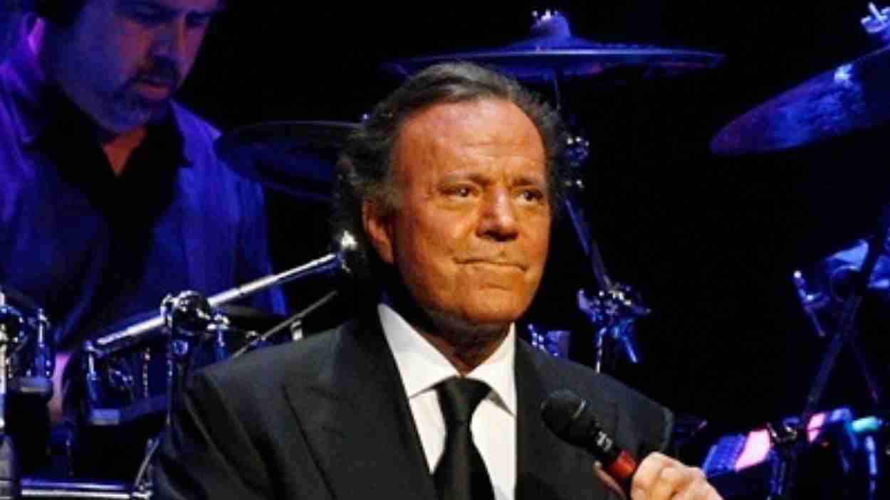 Julio Iglesias demanda a Yolanda Díaz. EP