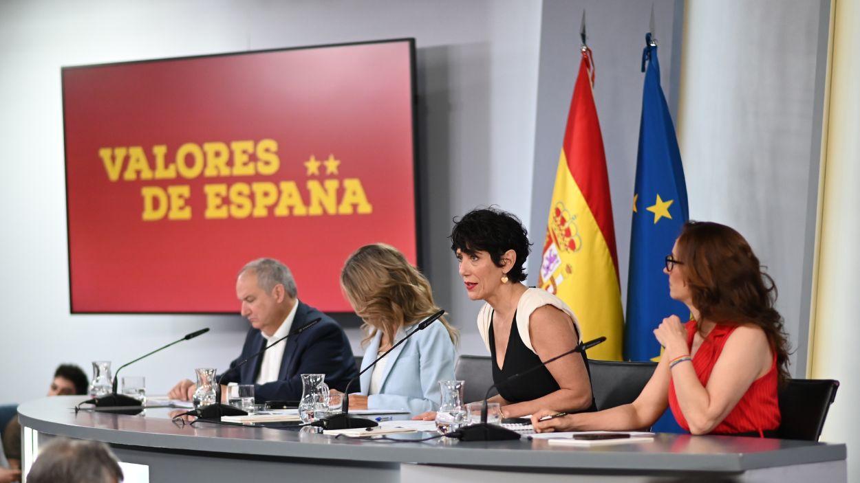 La ministra de Inclusión, Seguridad Social y Migraciones y portavoz del Gobierno, Elma Saiz, en rueda de prensa posterior al Consejo de Ministros a 21 de julio de 2026 en La Moncloa. EP.