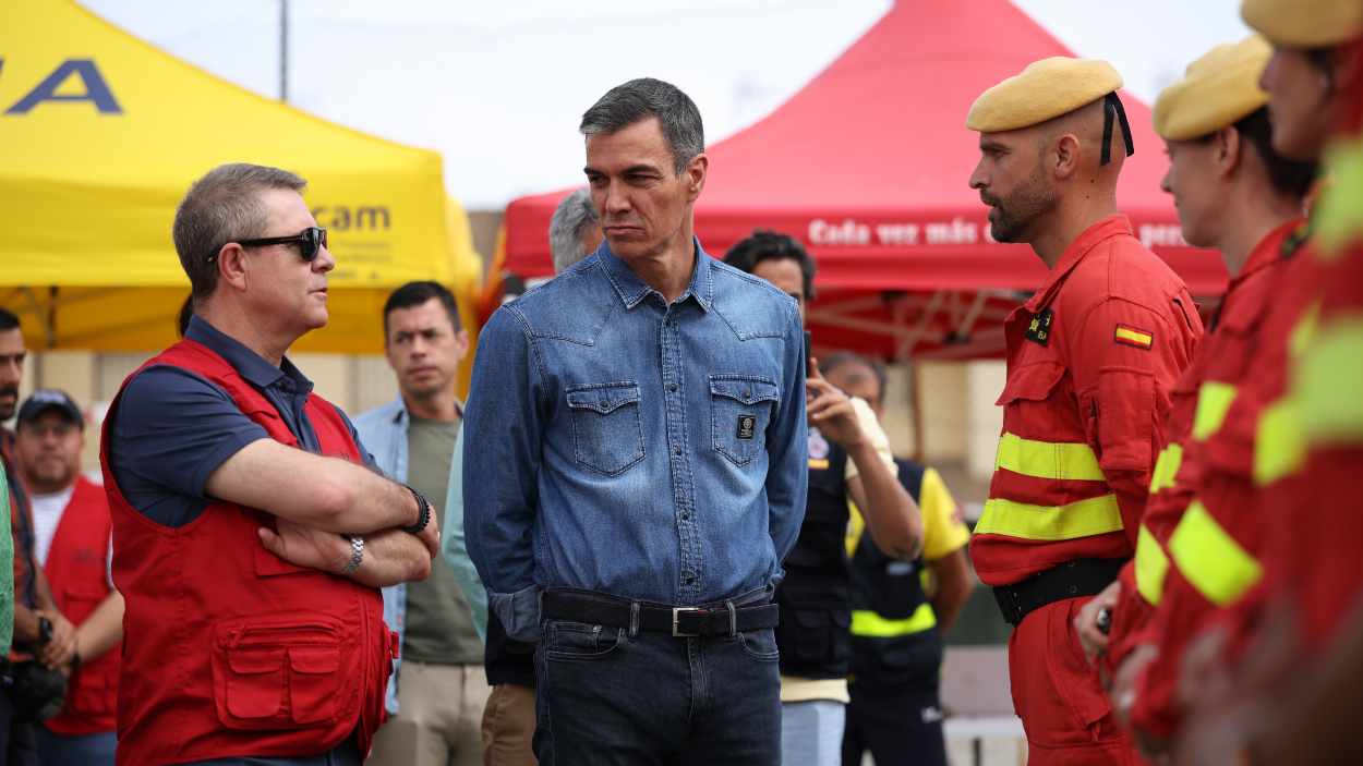 Sánchez y Page visitan el Puesto de Mando Avanzado en Tamajón (Guadalajara) por el incendio de La Mierla. EP.