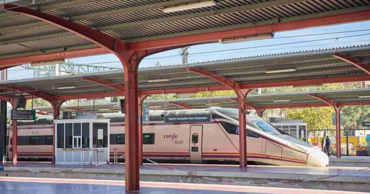 Muere un trabajador y dos resultan heridos en un accidente laboral en los talleres de Renfe en Villaverde