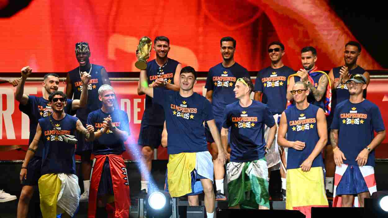 Jugadores de la selección celebran el triunfo en el Mundial. EP