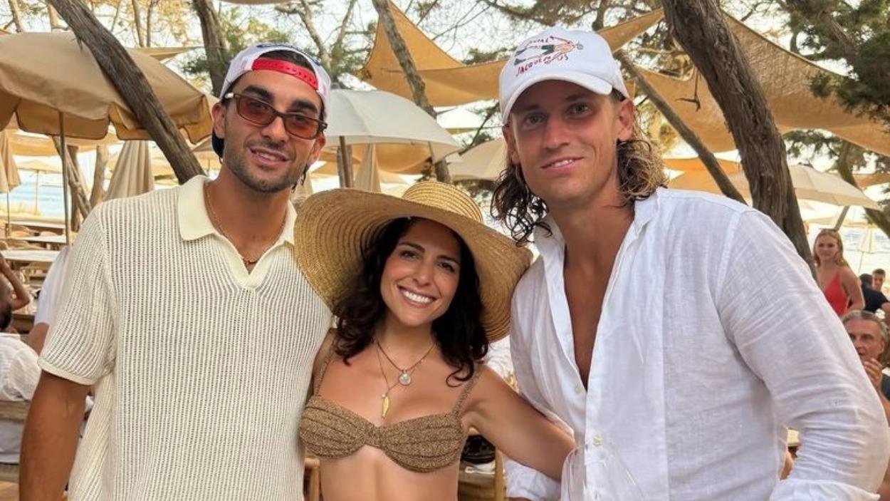 Ferran Torres de vacaciones con amigos en Ibiza 
