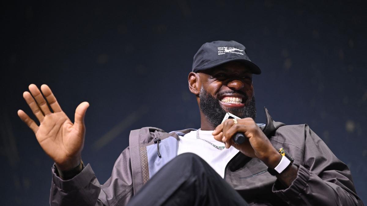 Lebron durante una rueda de prensa
