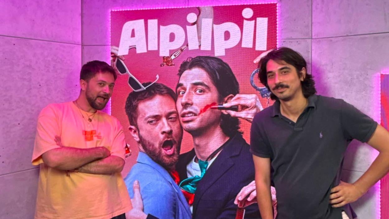 El dúo cómico Alpilpil visita el plató de ElPlural.com. El dúo cómico Alpilpil visita el plató de ElPlural.com.