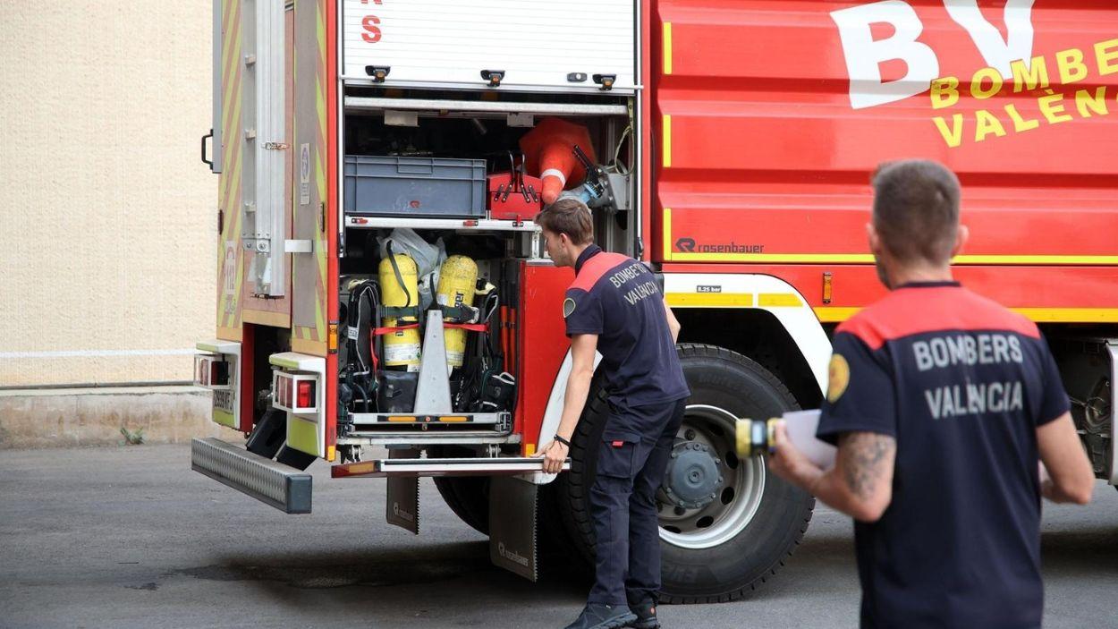 Una dotación de bomberos de Valencia parte para Castellón. Europa Press.