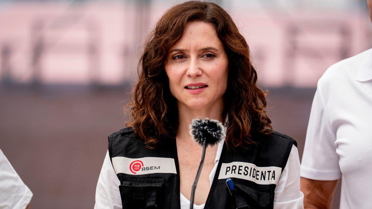 La presidenta de la Comunidad de Madrid, Isabel Díaz Ayuso, durante su visita a Villamanta. Europa Press.