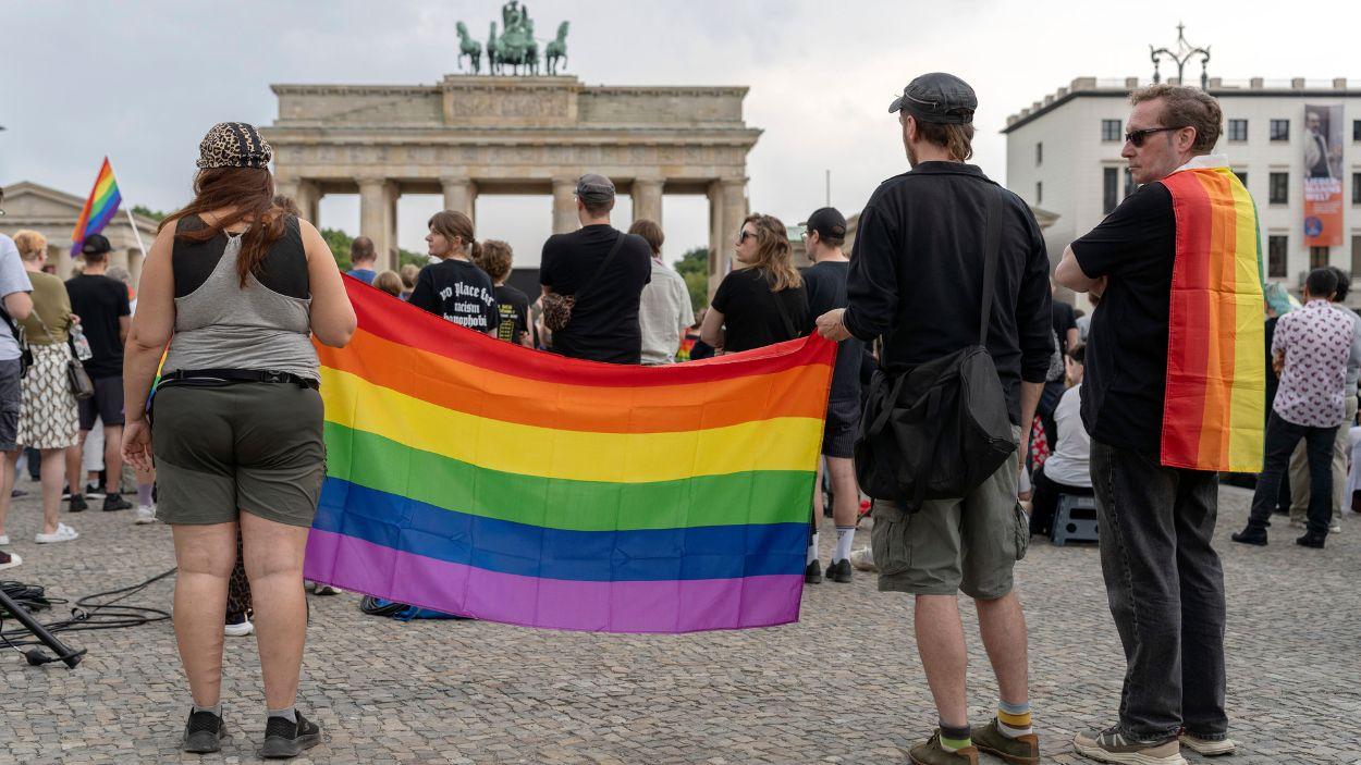 La Policía abate al sospechoso del ataque al Orgullo de Berlín tras localizarlo en Spandau. Europa Press.