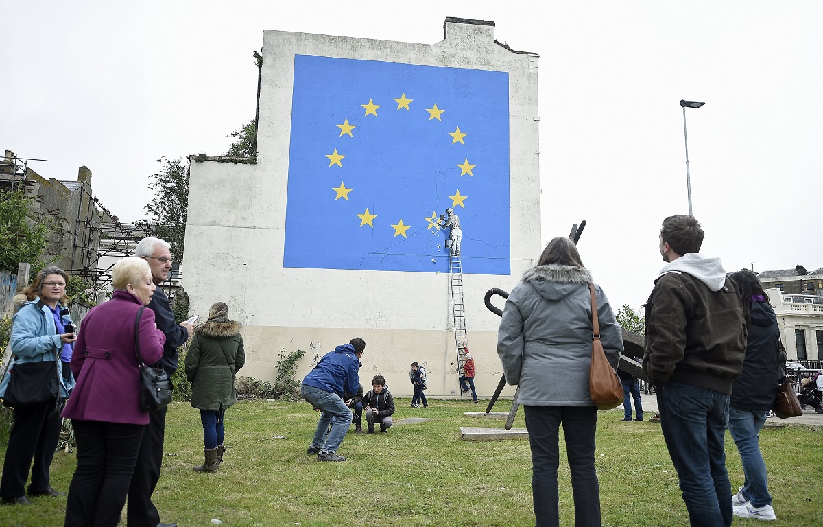 Un mural de Banksy sobre el brexit en la ciudad inglesa de Dover.