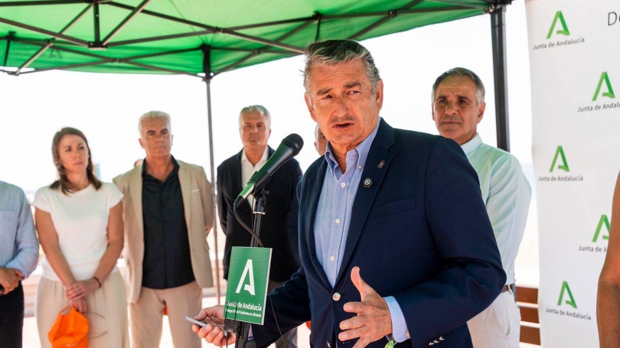 El vicepresidente primero y consejero de Presidencia, Sanidad y Emergencias, Antonio Sanz, este lunes en Almería / EP