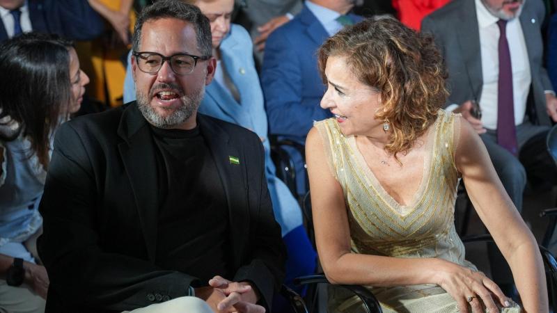 El portavoz de Adelante Andalucía, José Ignacio García, junto a la secretaria general del PSOE-A, María Jesús Montero / EP