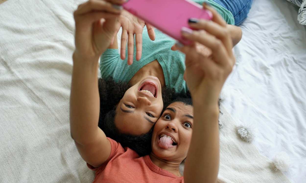 Europa abre un nuevo frente contra TikTok: menores expuestos y recomendaciones... poco recomendables