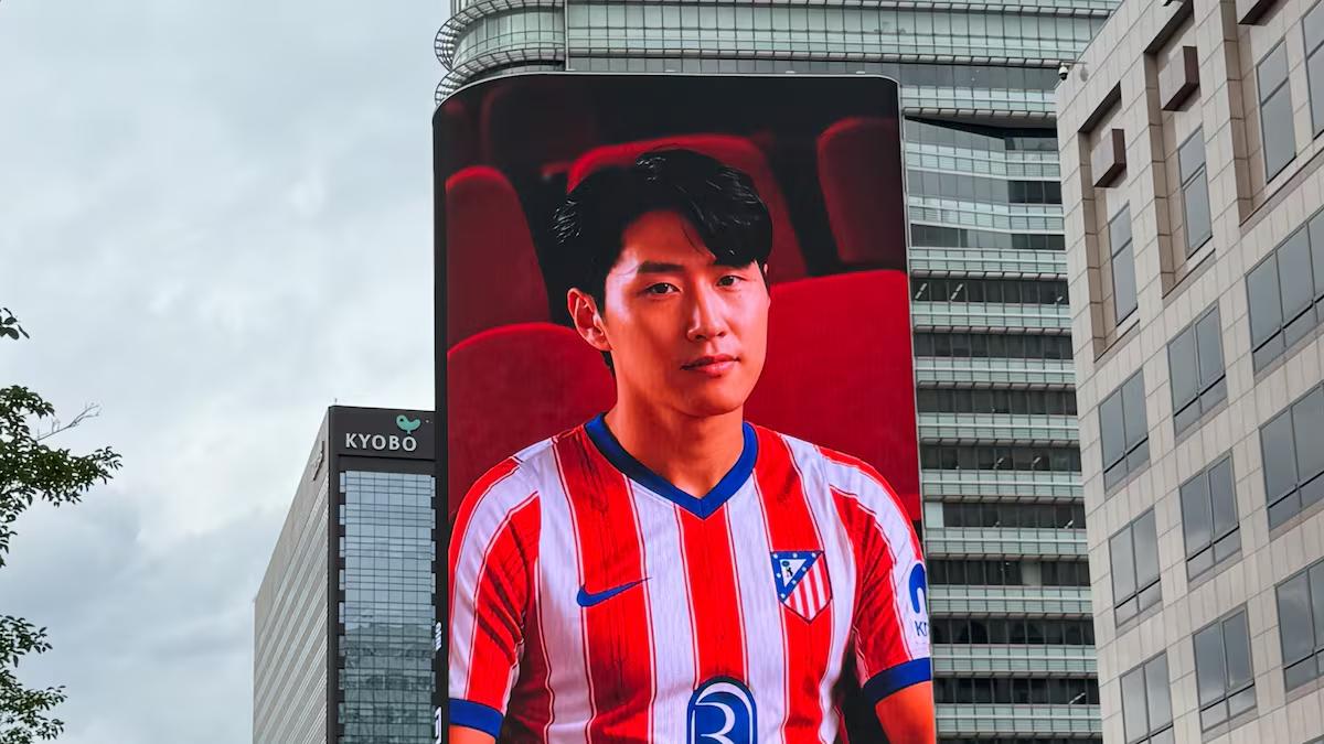 El anuncio del Kang In Lee en Seul