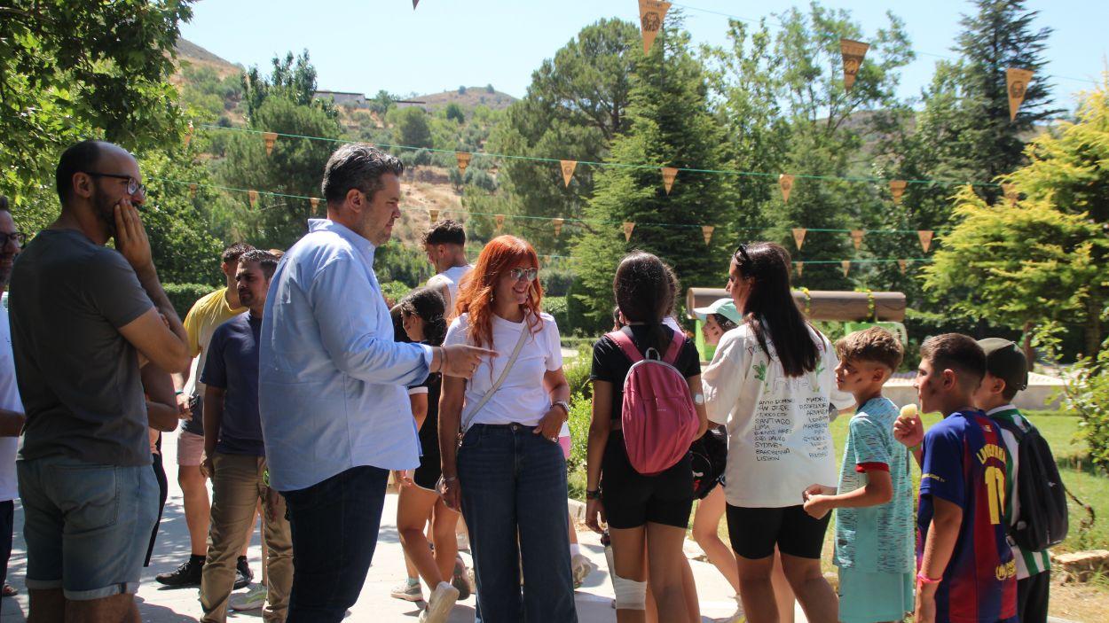 Alcalde de Maracena (Granada), Carlos Porcel, en las Colonias Municipales