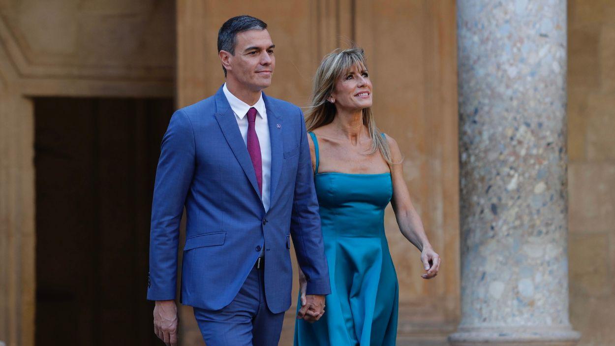 El presidente del Gobierno en funciones, Pedro Sánchez, junto a su mujer, Begoña Gómez. EP.