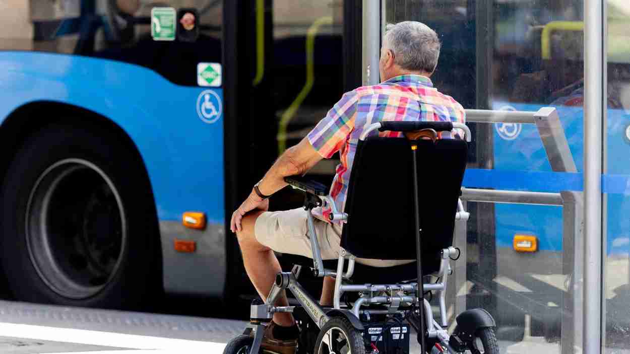 El Gobierno amplía el acceso a la jubilación anticipada por discapacidad. EP