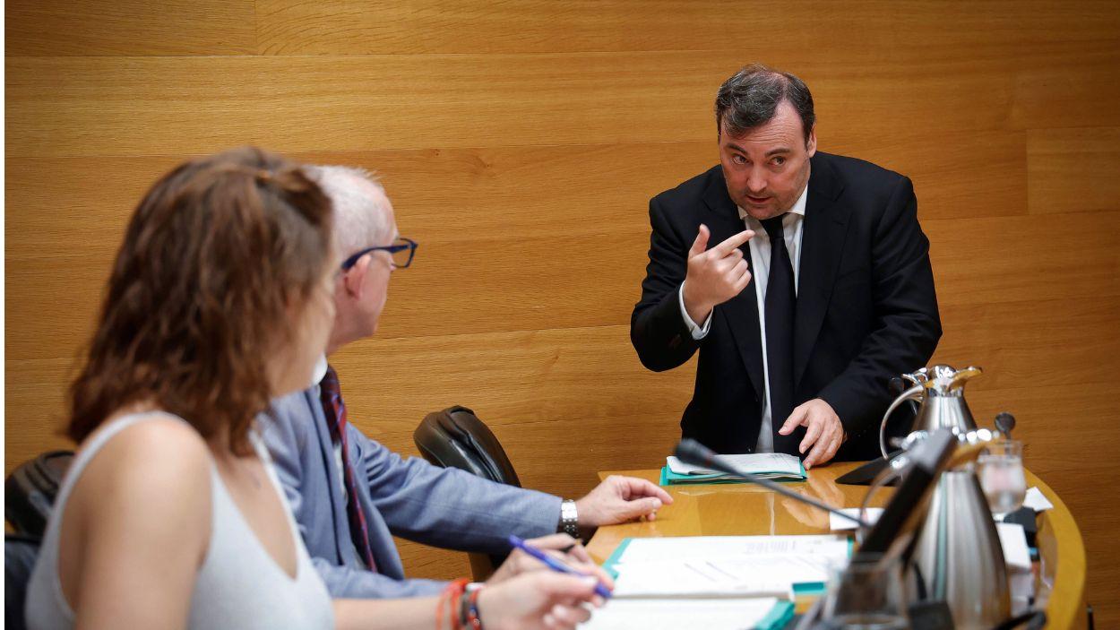 El diputado de Vox David Muñoz, durante una sesión en Les Corts Valencianes. EP.
