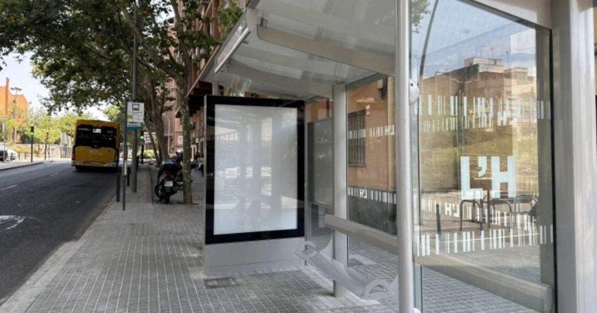 L’Hospitalet renueva e instala más de 100 nuevas marquesinas de autobuses