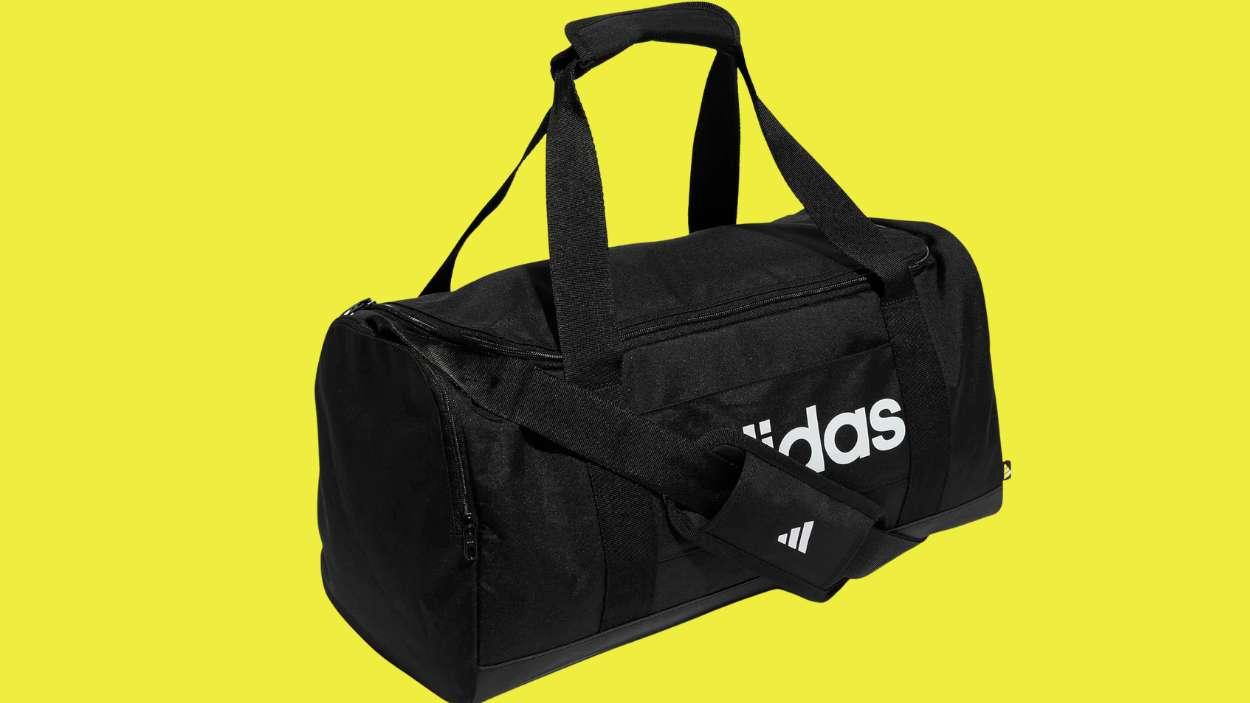 La bolsa de viaje de Adidas que querrás llevar a todas partes