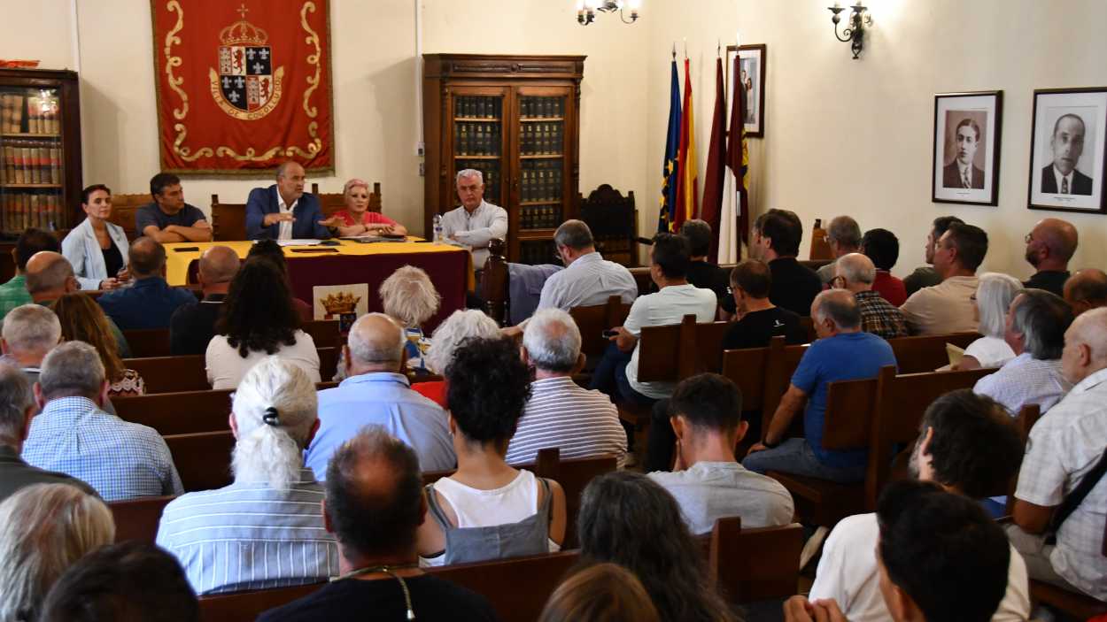 Reunión entre la JCCM, el Estado y la Diputación con los alcaldes de los 33 municipios afectados por el incendio de La Mierla. EP.