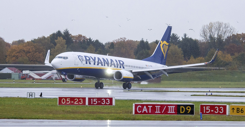 Un avión 737-800 de la aerolínea de bajo coste Ryanair