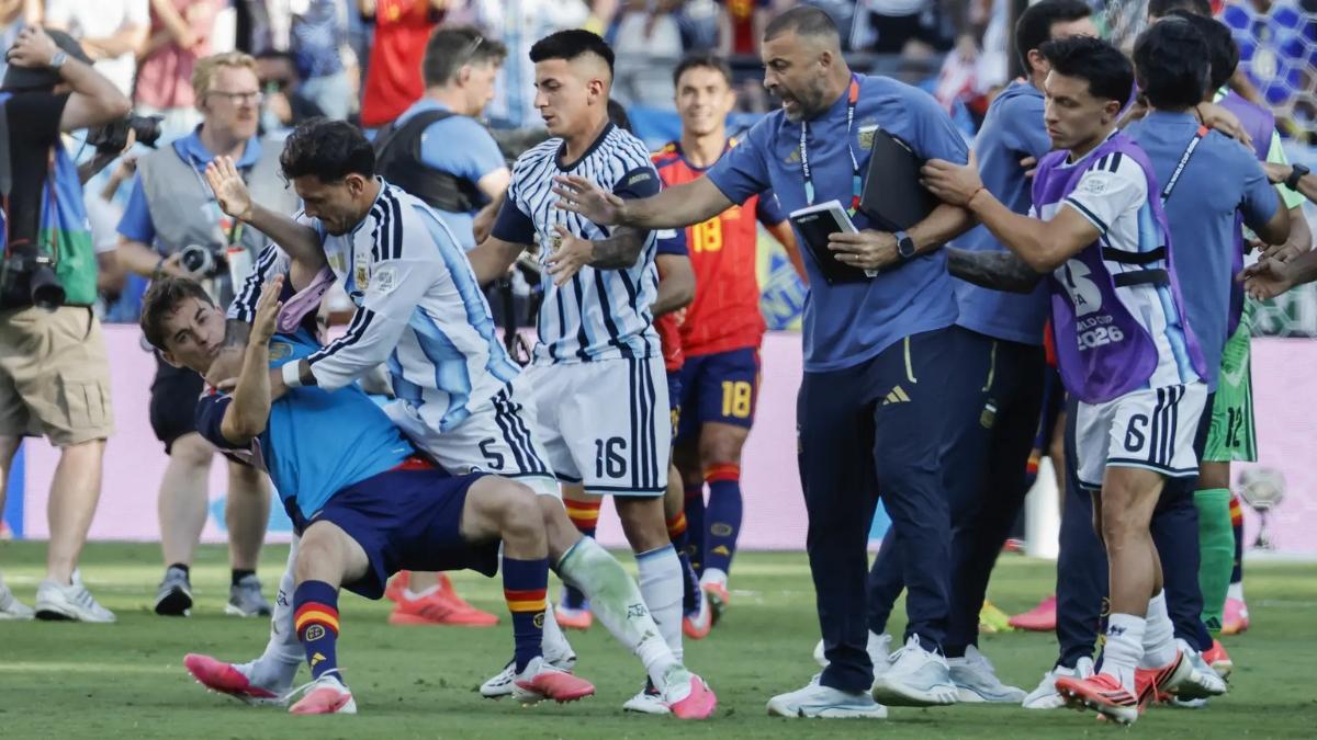 Pelea tras la final del Mundial| EP