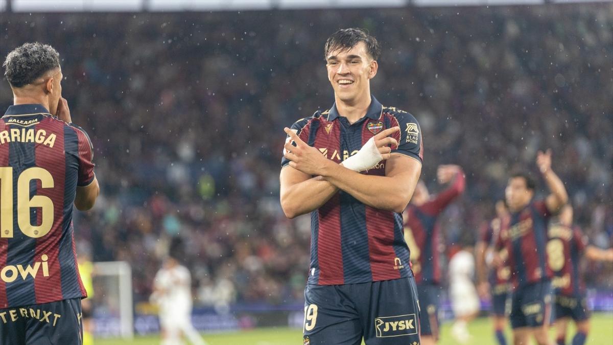 Carlos Espi con el Levante| EP
