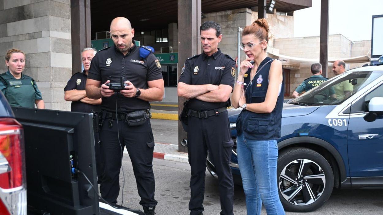 La delegada del Gobierno en Melilla, Sabrina Moh, en la frontera de Beni Enzar. Europa Press.