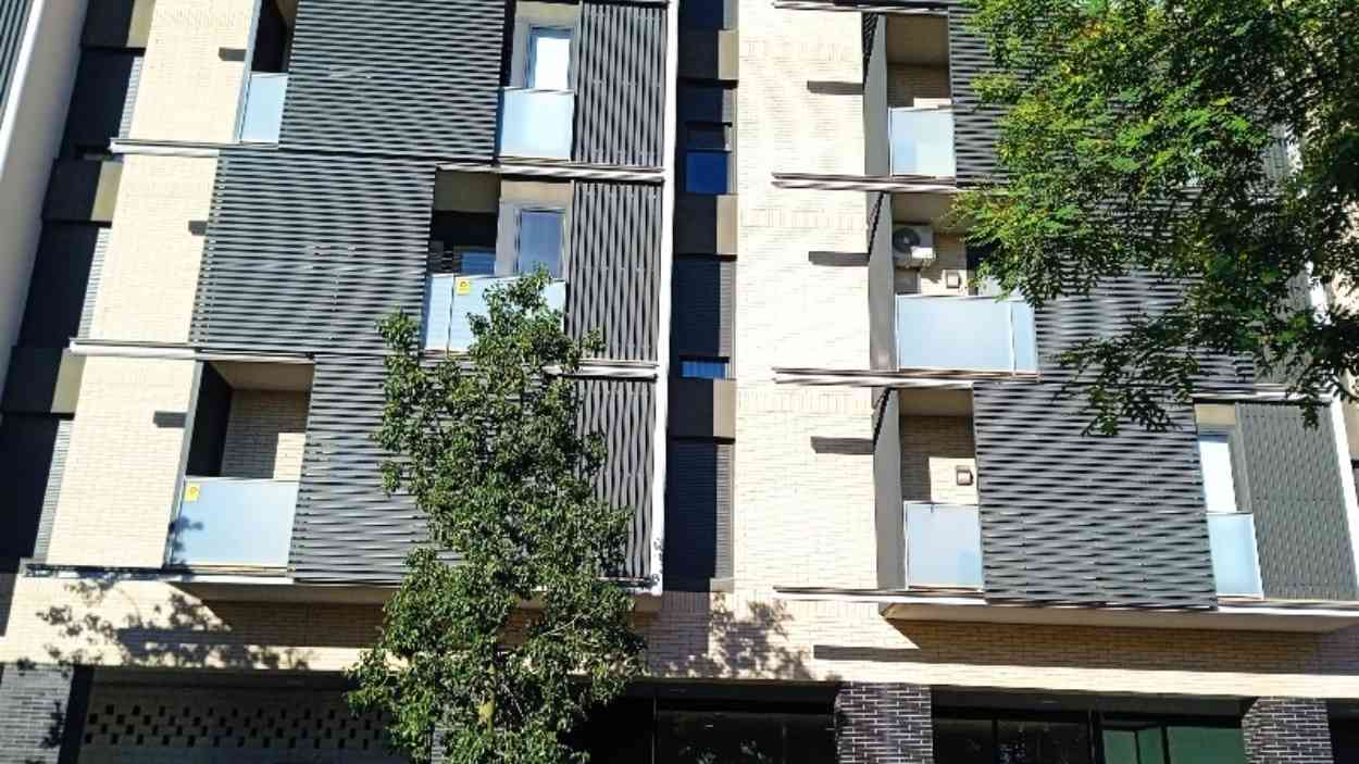 Edificio adquirido por la Agència de l'Habitatge de Catalunya (AHC) y el Ayuntamiento de Manresa en Manresa (Barcelona). Govern