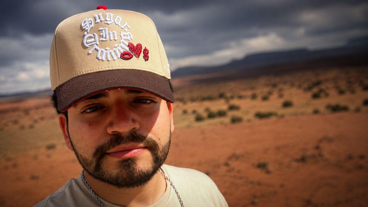 Asesinan al influencer César Gastélum mientras hacía un directo en TikTok frente a un restaurante en Culiacán