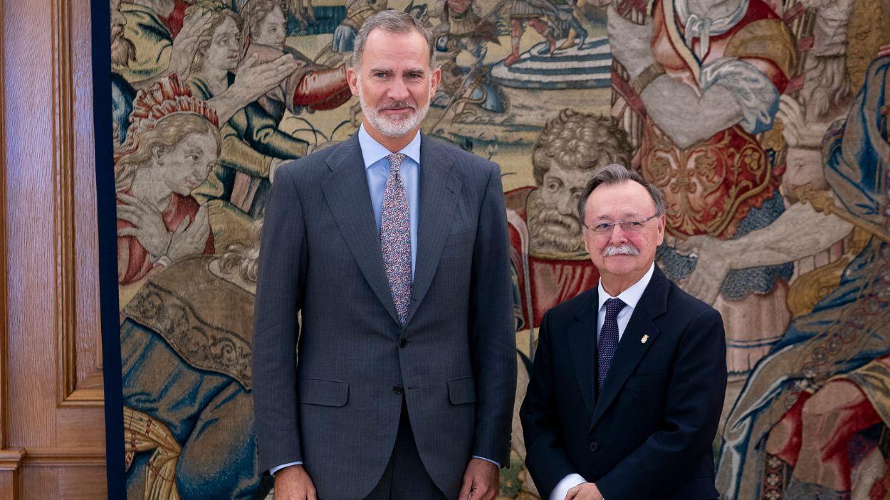El Rey Felipe VI recibe en audiencia al Presidente de la Ciudad Autónoma de Ceuta, Juan Jesús Vivas Lara, en el Palacio de la Zarzuela, en 2023. EP.