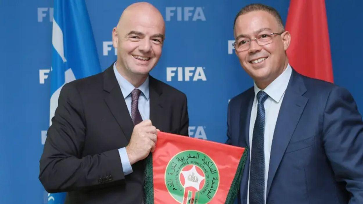 Gianni Infantino y Fouzi Lekjaa, presidente de la federación marroquí, en una imagen de archivo. Redes.