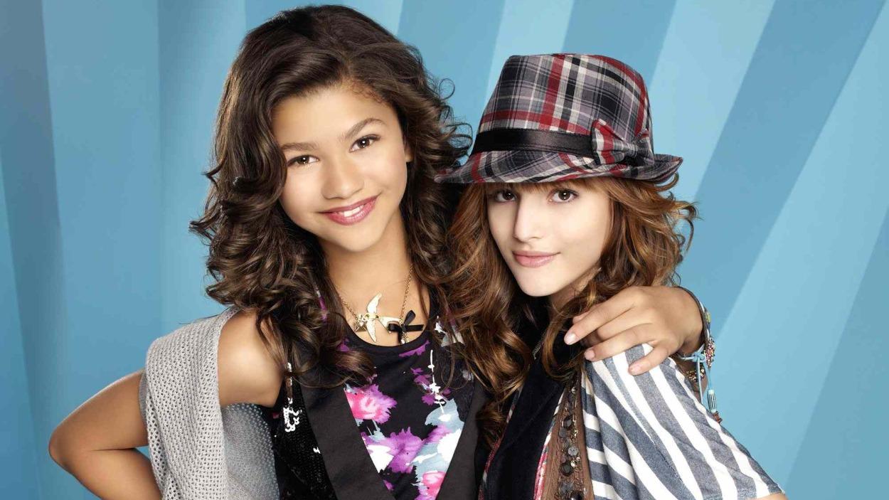 Bella Thorne y Zendaya 