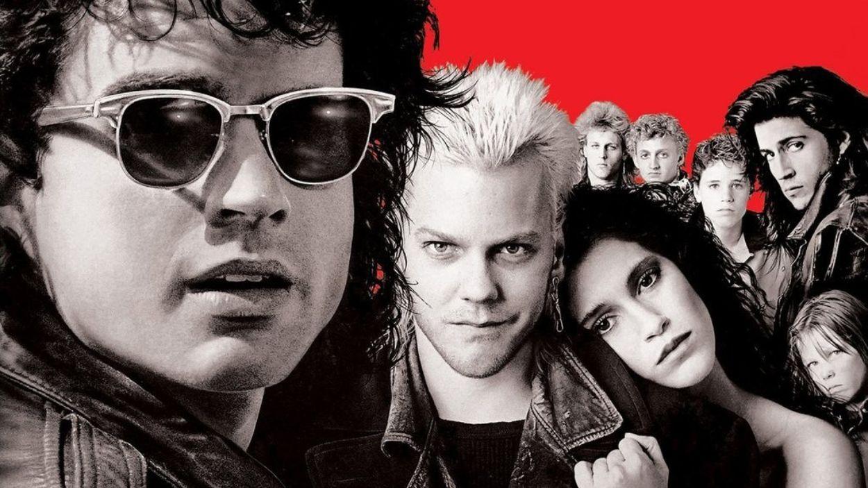 Imagen extraída del cartel promocional de 'Jóvenes Ocultos', de Joel Schumacher. Warner Bros.