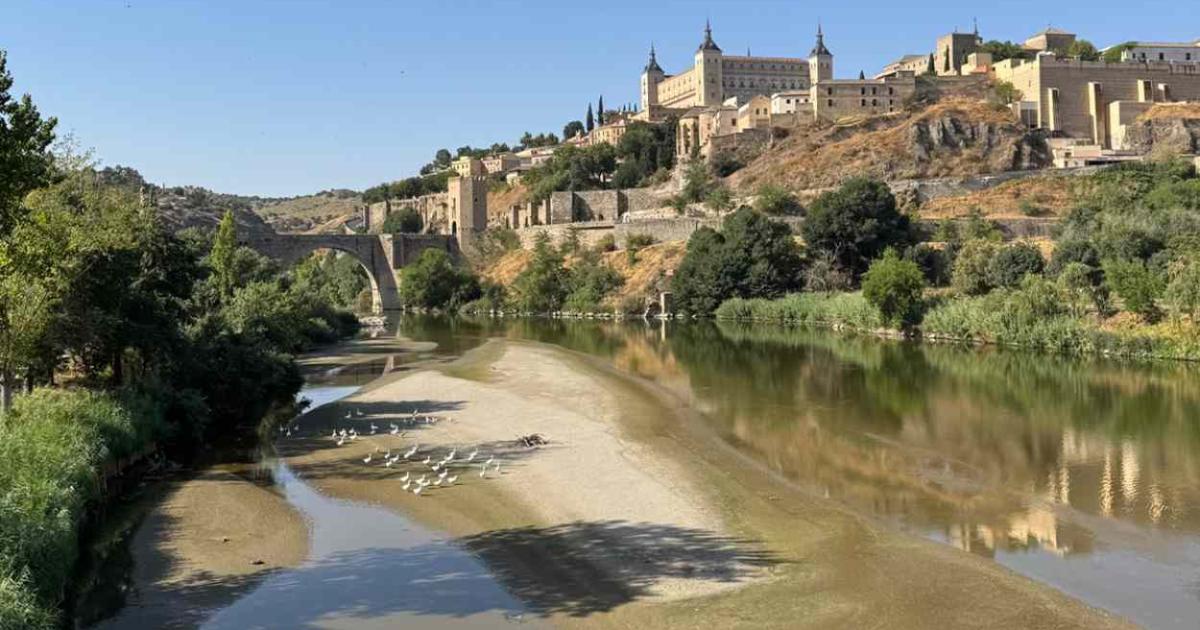 El Tajo se puede cruzar a pie en Toledo mientras Paco Núñez insiste en que el problema es que el agua llegue a Portugal