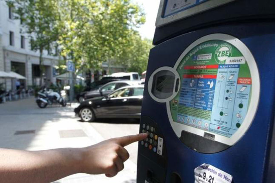 Los parquímetros de Madrid cobrarán por el tiempo real de estacionamiento
