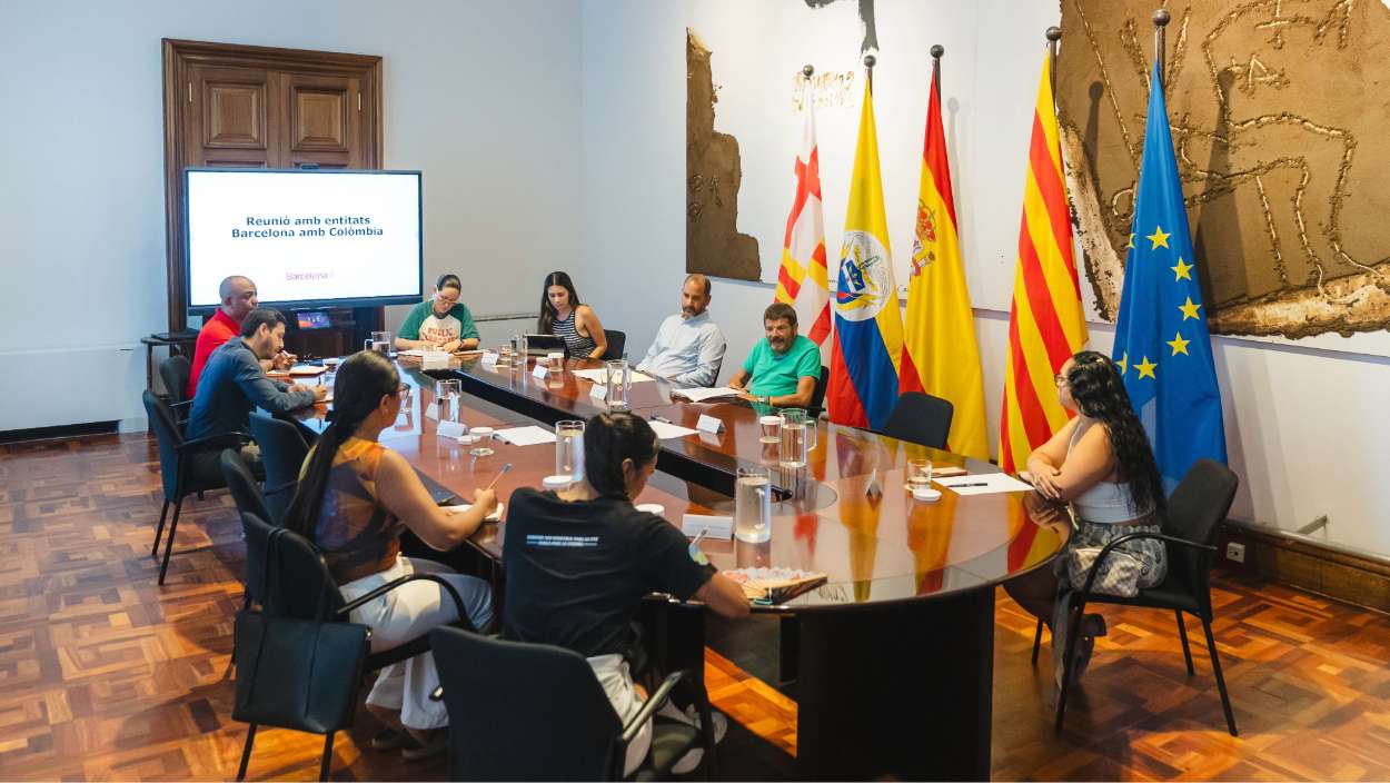Reunión entre el Ayuntamiento de Barcelona y entidades colombianas, a 11 de agosto de 2026. Ayuntamiento de Barcelona