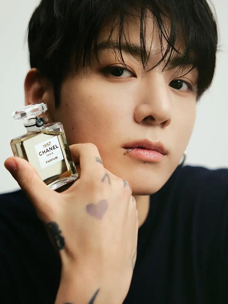 JungKookxChanel1957LExtraitdeParfum 2 120826 JungKookxChanel1957LExtraitdeParfum 2 120826