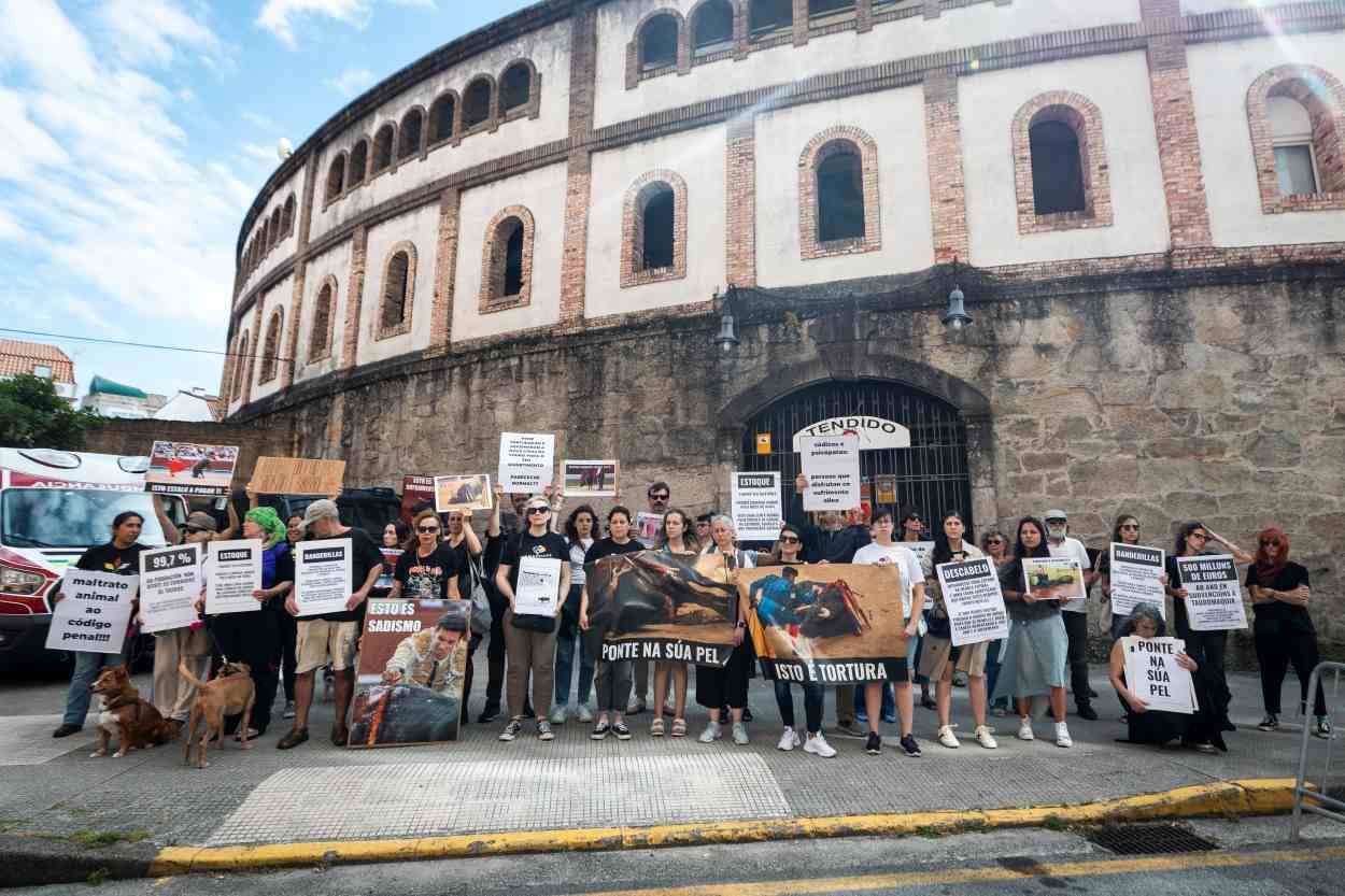 A lo largo de los últimos años se han celebrado diferentes protestas contra las corridas de toros en Pontevedra, como esta de junio de 2024.