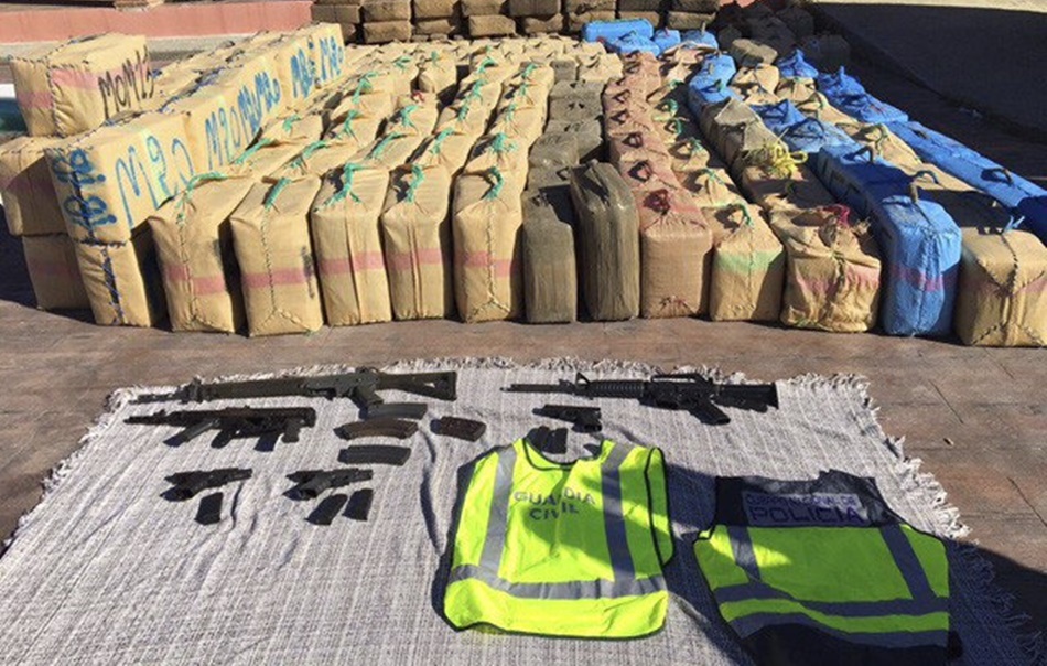 Material incautado durante una operación desarrollada por la Guardia Civil contra el narcotráfico.