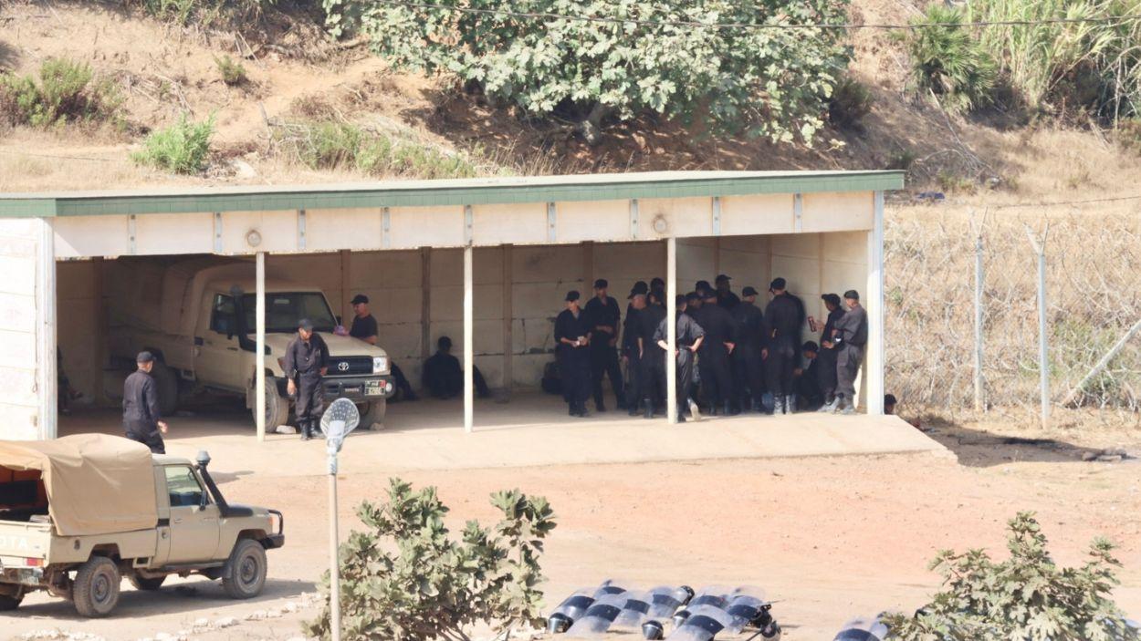 Varios militares en la frontera entre España y Marruecos. Europa Press.