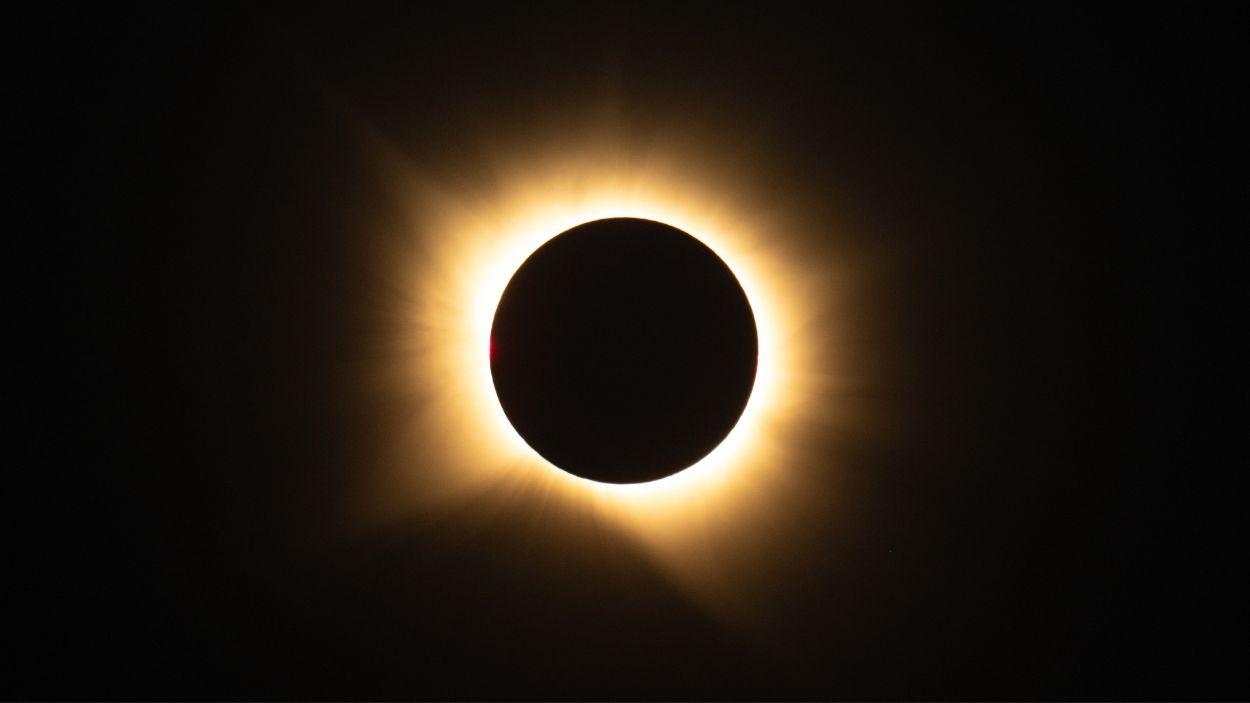 Vista del eclipse solar total. EP.