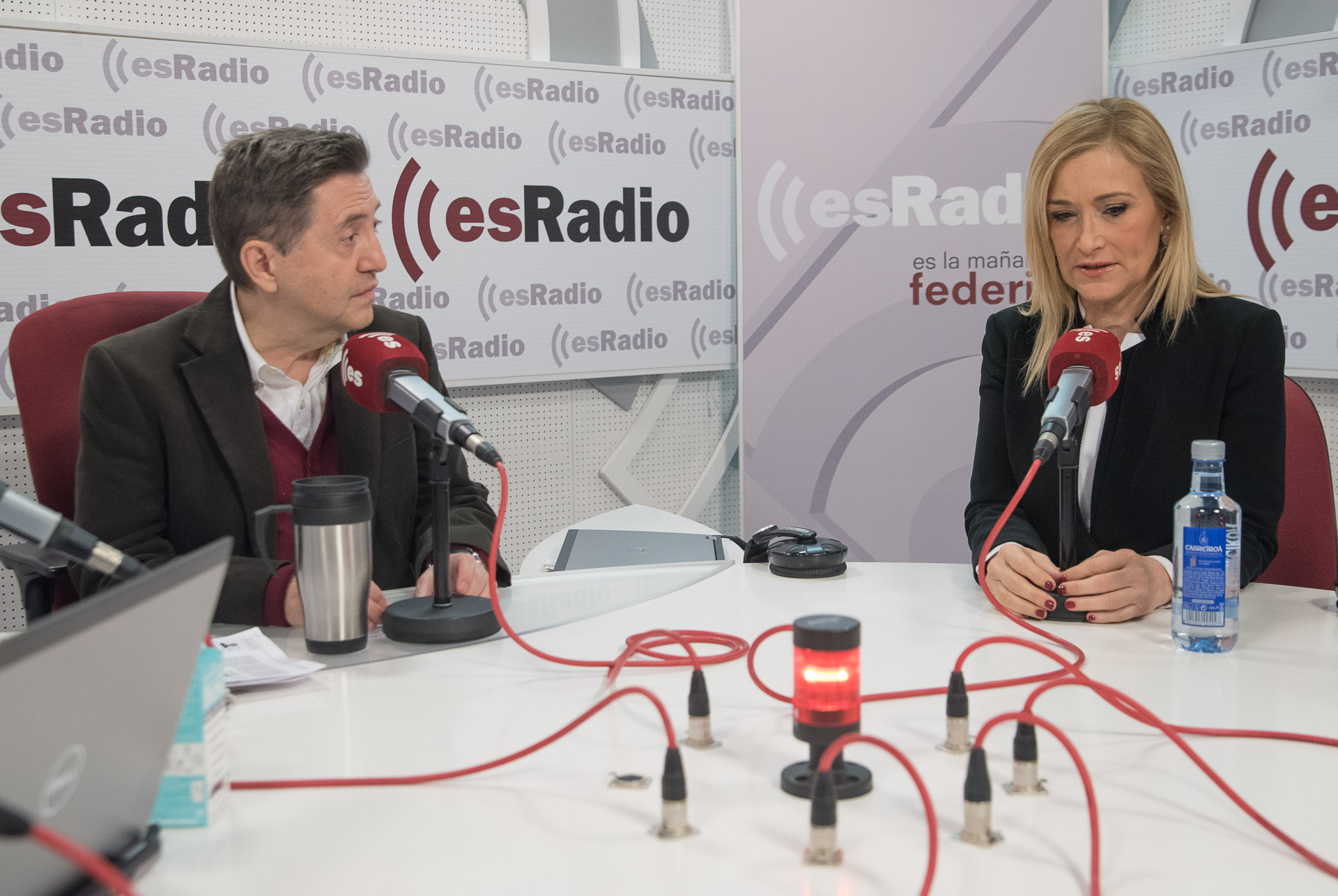 Imagen de archivo de Federico Jiménez Losantos entrevistando a Cristina Cifuentes