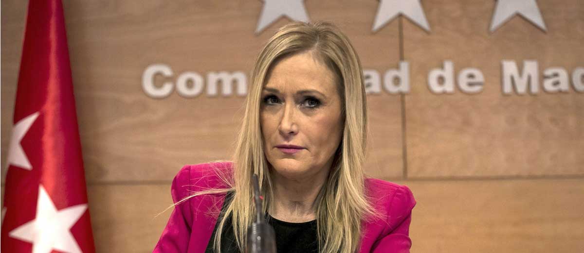 La presidenta de la Comunidad de Madrid, Cristina Cifuentes, durante una comparecencia en rueda de prensa