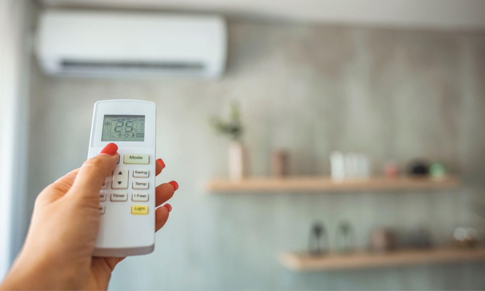 Aire acondicionado a 22 o 26 grados: cuánto cambia cuando llega una ola de calor