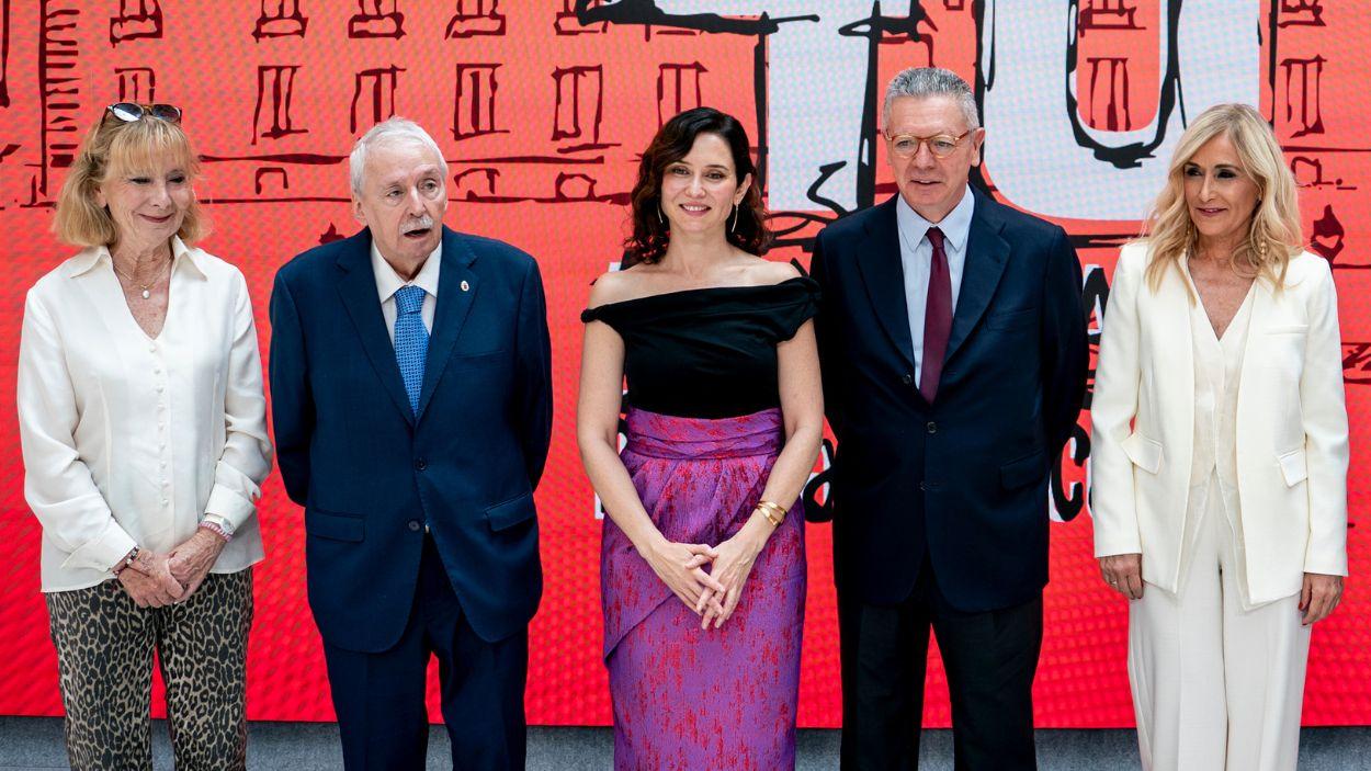  Los expresidentes de la Comunidad de Madrid, Esperanza Aguirre y Joaquín Leguina; la presidenta de la Comunidad de Madrid, Isabel Díaz Ayuso; y los expresidentes de la Comunidad de Madrid, Alberto Ruiz Gallardón y Cristina Cifuentes (de izquierda a derecha). EP.